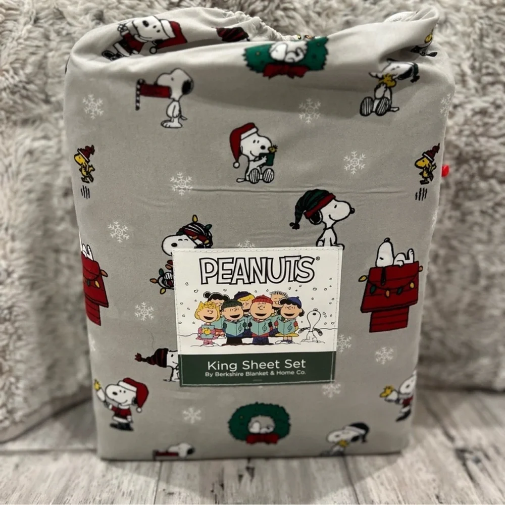 Berkshire Snoopy Christmas Holiday Gray Peanuts King Sheet Set